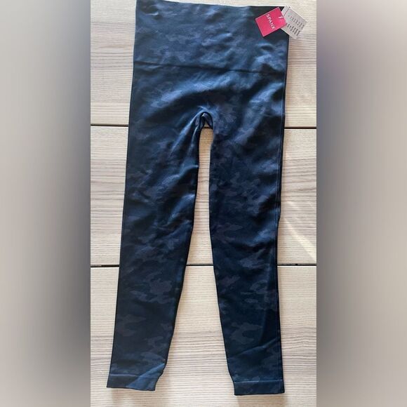 SPANX Look at Me Now High-Waisted Seamless Leggings - Black Camo Size Medium NWT - Picture 2 of 6